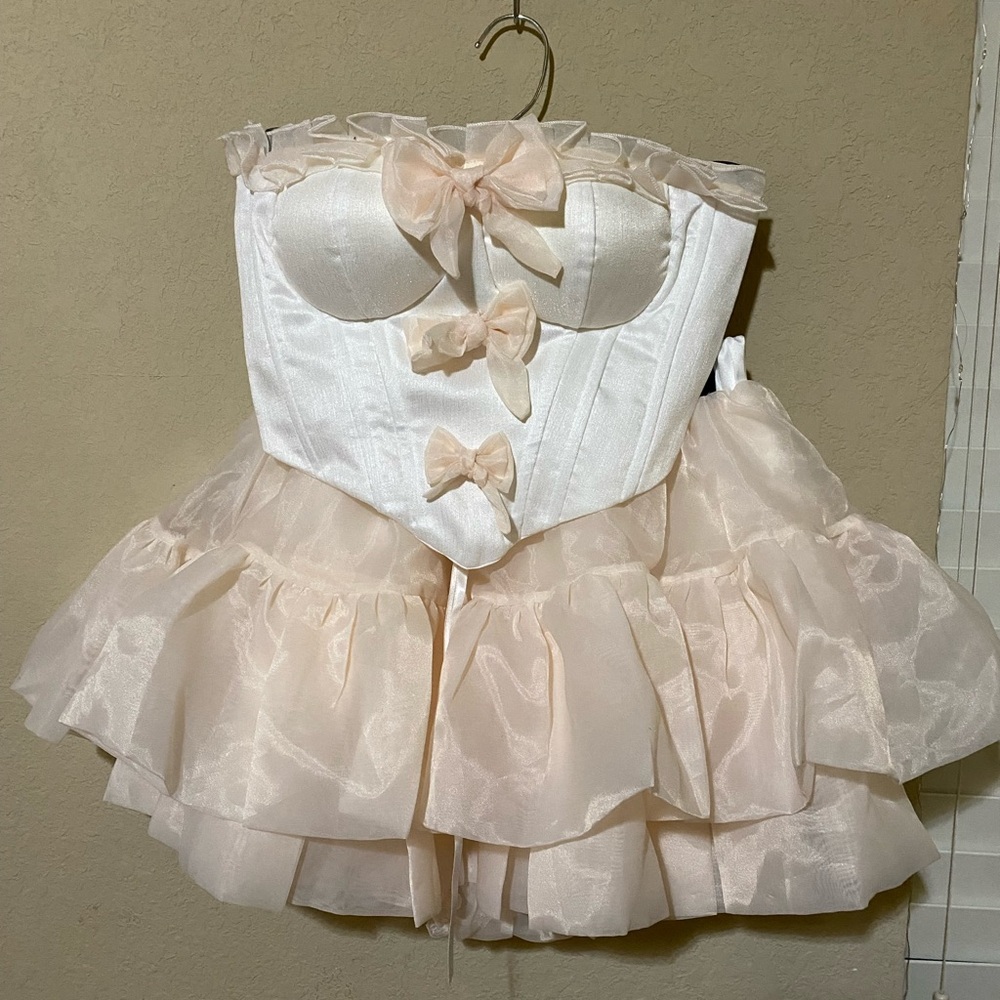 Pastel pink and White 4 piece bow set